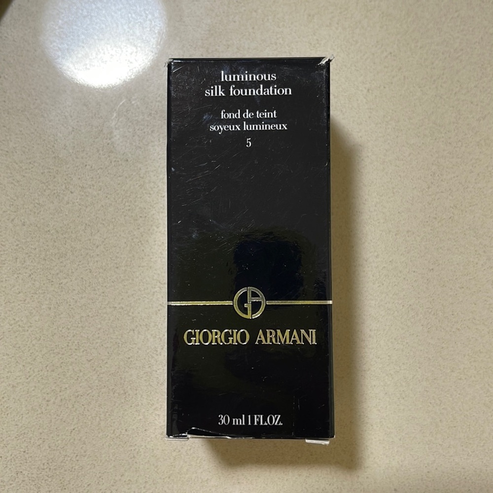 *NEW* Giorgio Armani luminous silk foundation